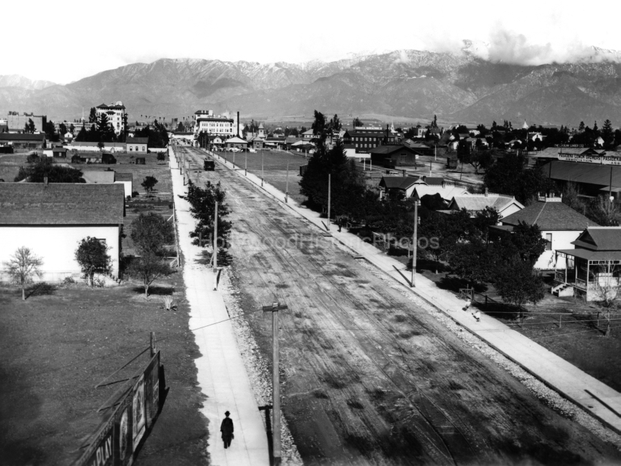 Pasadena 1902 Raymond Ave. view north to the Castle Green Hotel wm.jpg